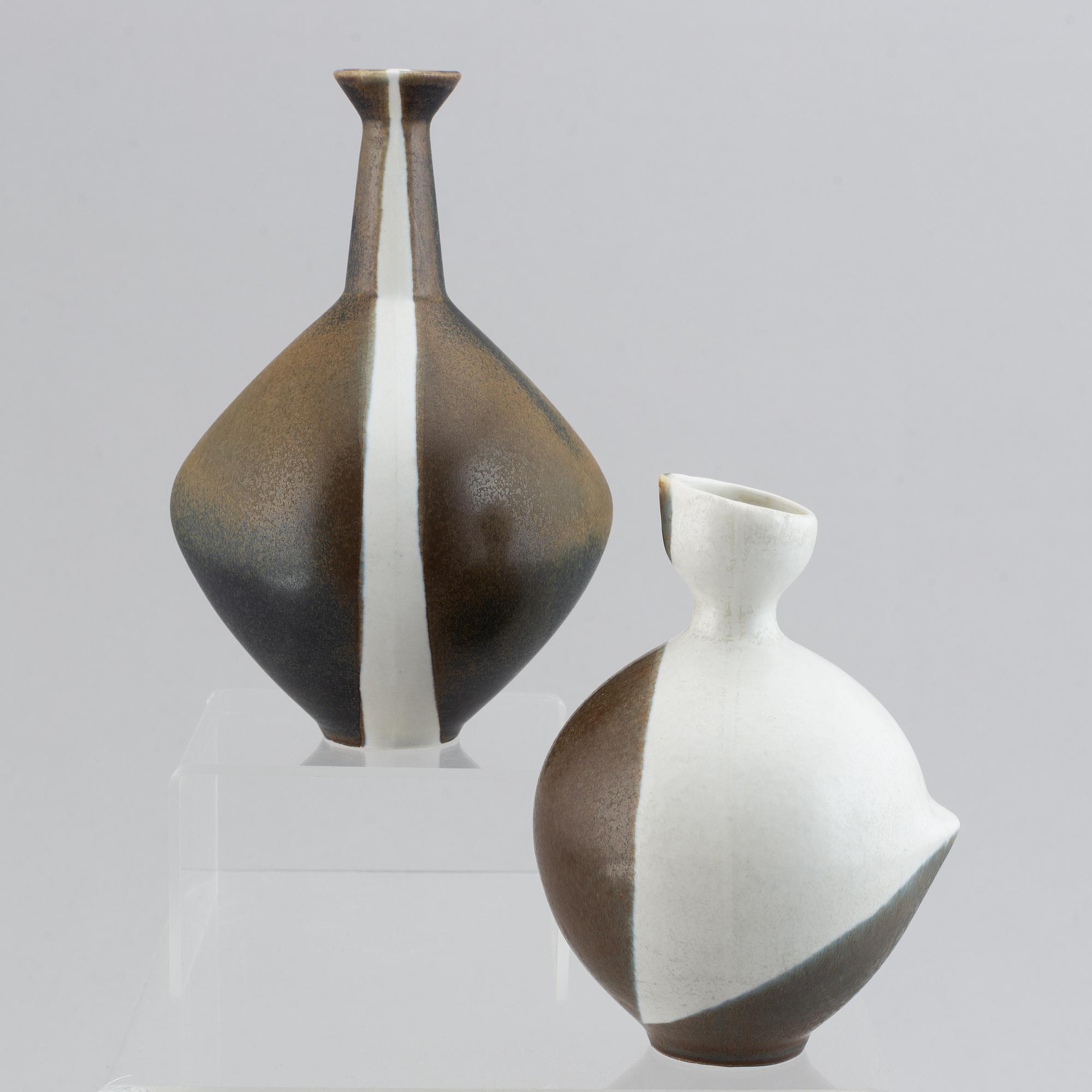 Gabi Citron-Tengborg, a set of two vases "Buckla", glazed stoneware, Gustavsberg, Sweden.