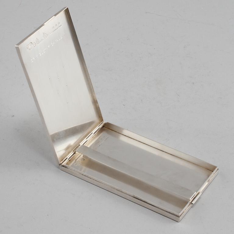 CIGARETTETUI, sterlingsilver, Wiwen Nilsson, Lund 1953. Vikt 219 g.