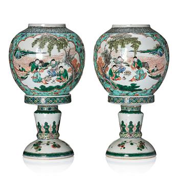 1139. A pair of 'famille verte' lanterns, Qing dynasty, 19th century.
