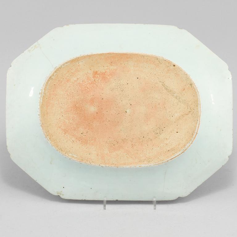 STEKFAT, porslin, Kina, sent 1700-tal/tidigt 1800-tal.