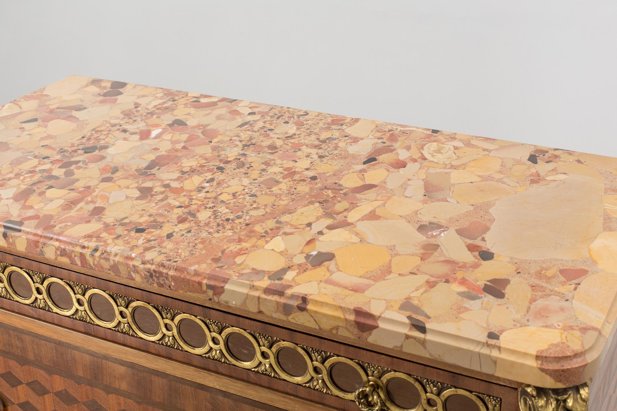 A Louis XVI-style bureau around 1900.