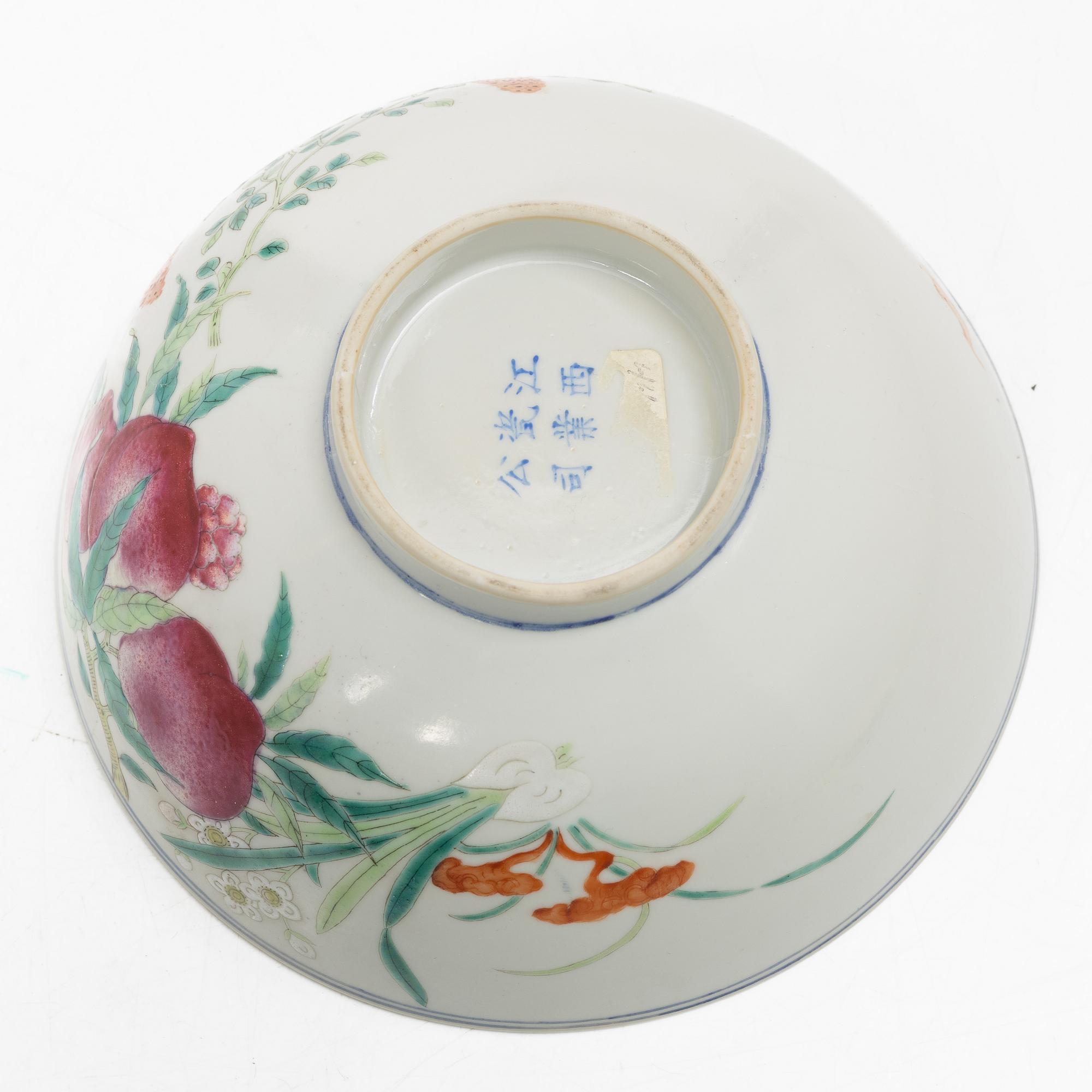 Skålar, två stycken samt skålfat, porslin, Kina, 1900-tal.