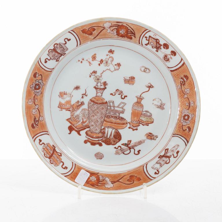 Tallrikar, fyra stycken, porslin, Kina, 1700-talets första hälft.