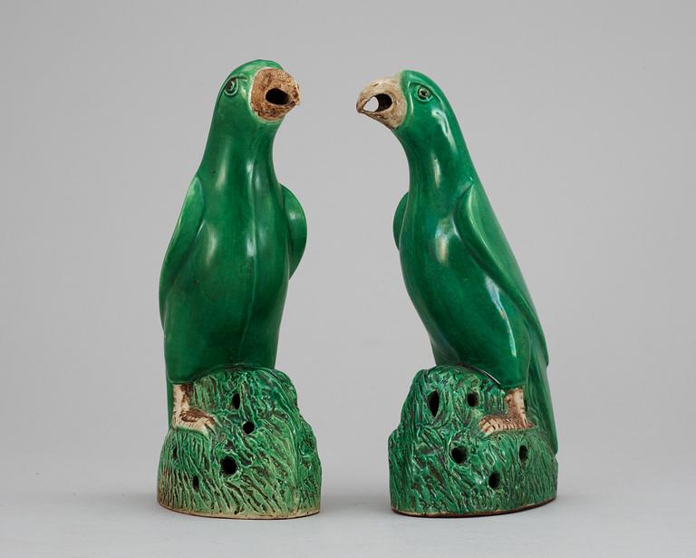 A set of two figurines, China 20th century.