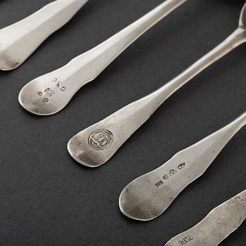 KAFFE- OCH TESKEDAR, 34 st, silver, 17-1800-tal, bl a Jonas Aspelin d.ä. Ystad 1773.