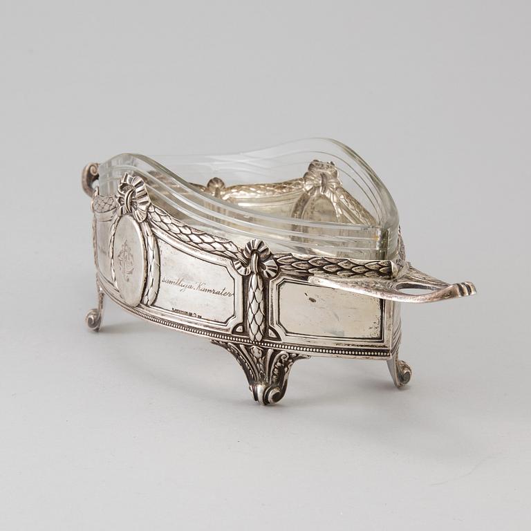 A SILVER JARDINIERE by KARL ANDERSON, Stockholm 1907. Weight ca 248 g.