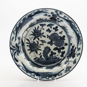 A set of two japanese porcelin plates 18th/20th century.