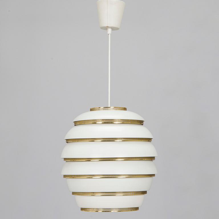 Alvar Aalto, a pendant lamp A332, 'Beehive' for Valaistustyö.