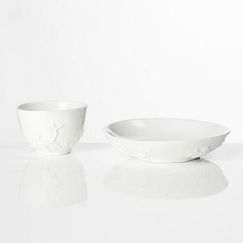 A blanc de Chine cup with saucer, Meissen, 18th century.