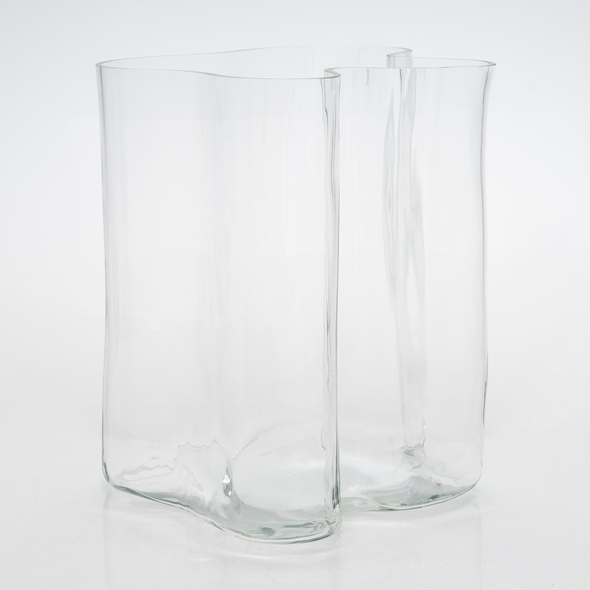 Alvar Aalto, vas, 3031, signerad Alvar Aalto 111/ 1990.
.