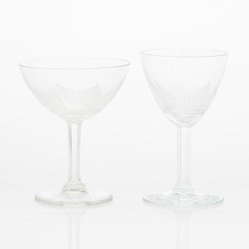Erkki Vesanto, lasisto, 86 osaa, "Marjatta", Iittala 1947-1969.