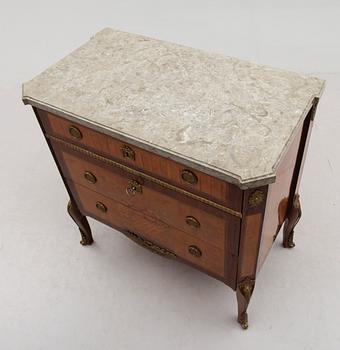 BYRÅ, gustaviansk stil, 1800-talets mitt.