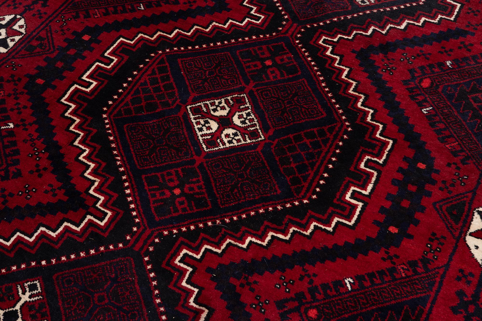 Carpet, oriental, approx. 325 x 235 cm.