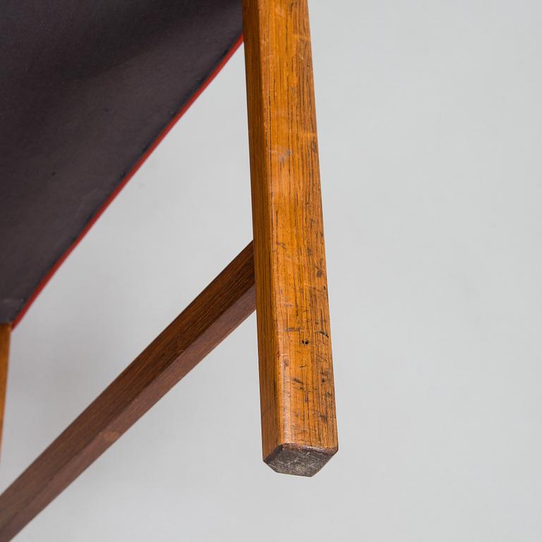 Ole Wanscher, karmstolar, ett par, snickarmästare AJ Iversen, Danmark 1900-talets mitt.