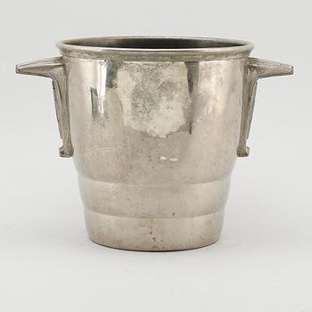 CHAMPAGNEKYLARE, försilvrad mässing, 1900-talets första hälft.
