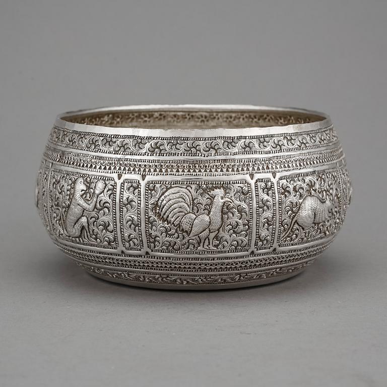 SKÅL, silver, troligen Thailand, 1900-tal. Vikt ca 220g.