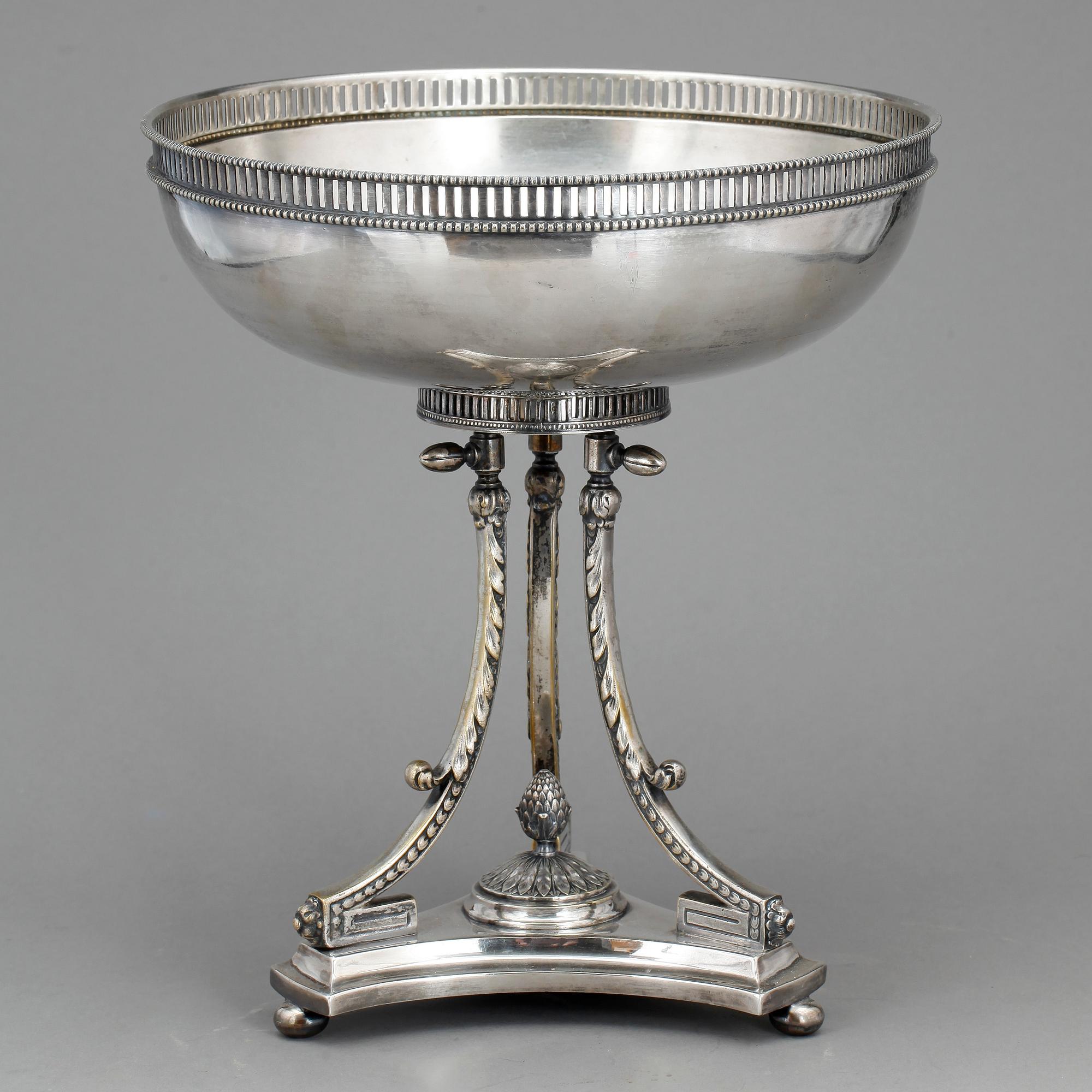 SKÅL PÅ FOT, nysilver, CG Hallberg, sengustaviansk stil, 1900-talets första hälft.