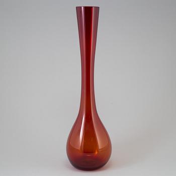 ARTHUR PERCY, A large 20th century red glass vase.