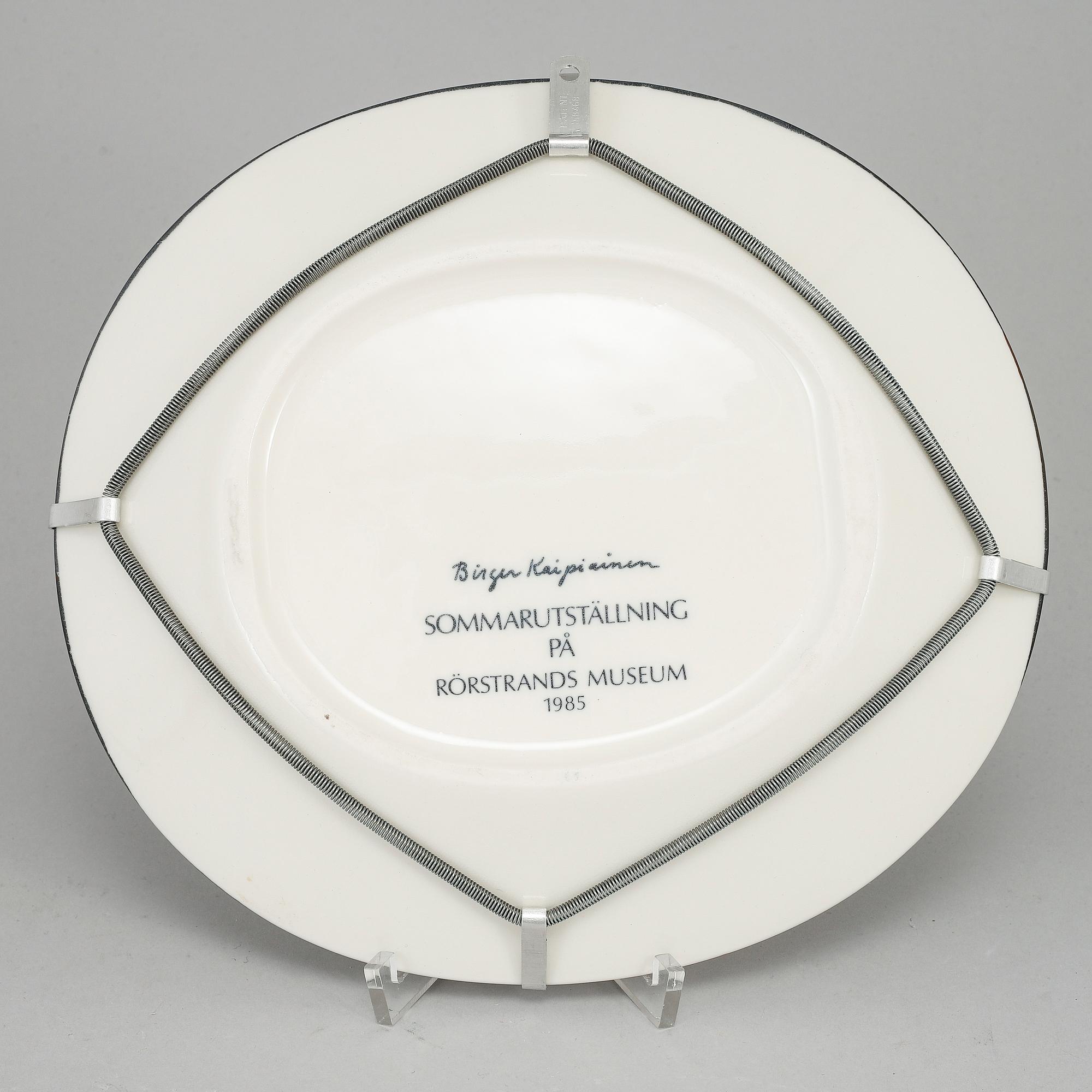 BIRGER KAIPIAINEN, a stoneware dish, Rörstrand 1985.
