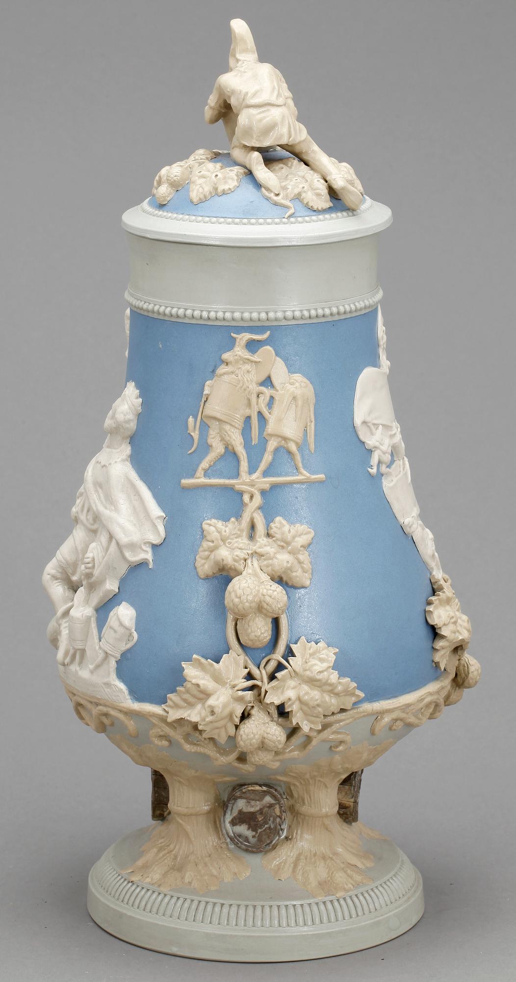 KRUS MED LOCK, keramik, Willeroy & Boch, omkring sekelskiftet 1900.