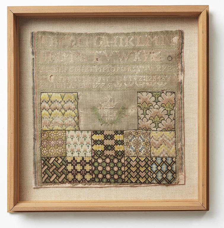 MÄRKDUK, broderad, 33 x 32 cm, med ram 44 x 43 cm, signerad och daterad MCF IBM 1775.