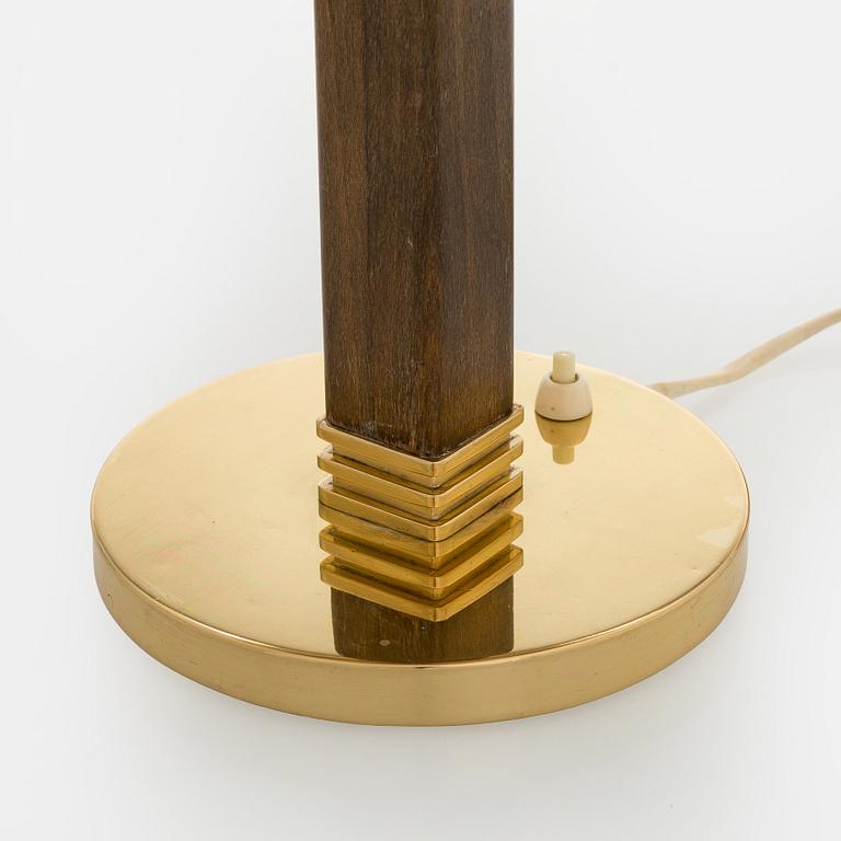 Paavo Tynell, A mid 20th century '5066' desk lamp for Taito Oy, Finland.