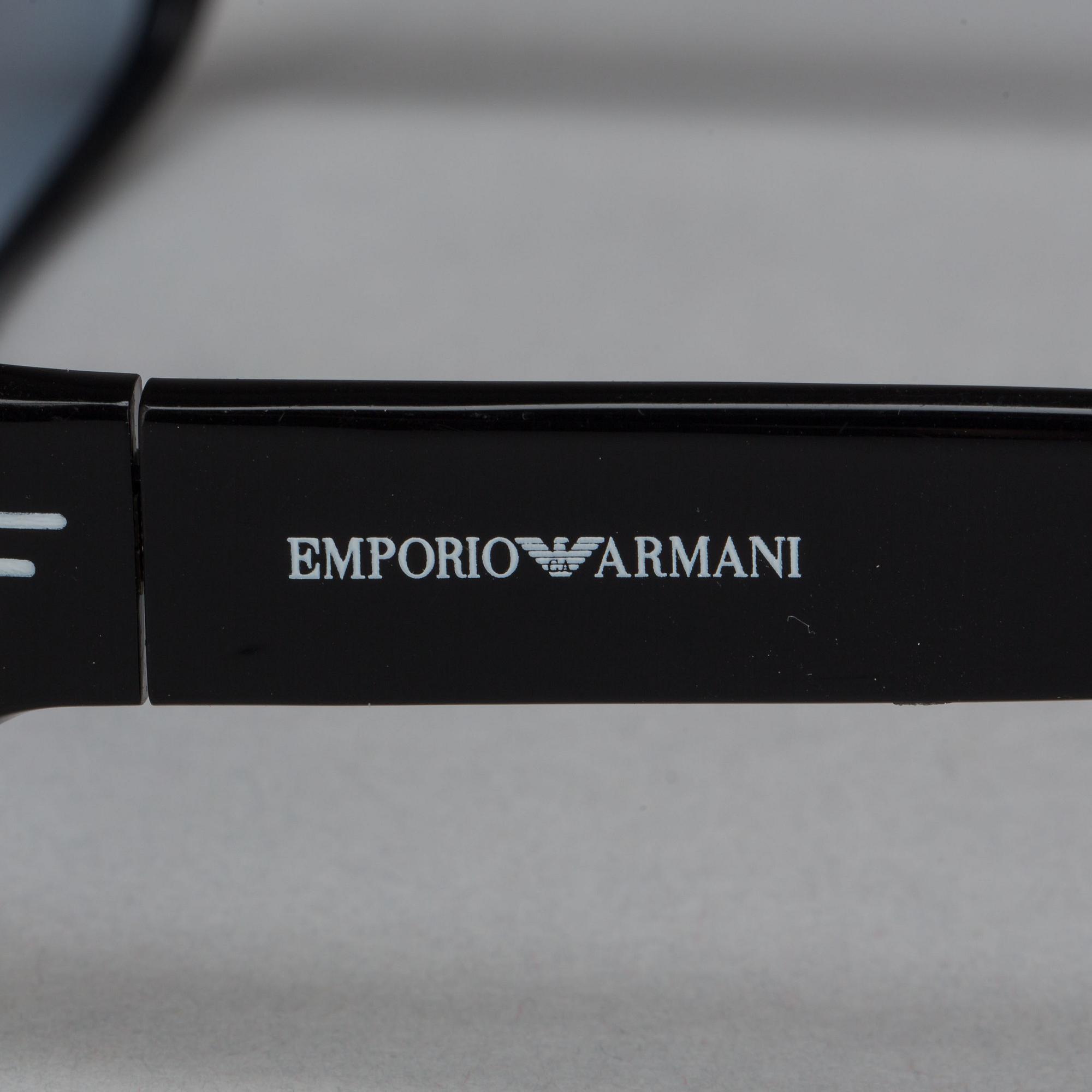 SOLGLASÖGON, Emporio Armani.
