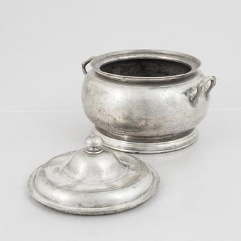A pewter dish with cover, 19th century.