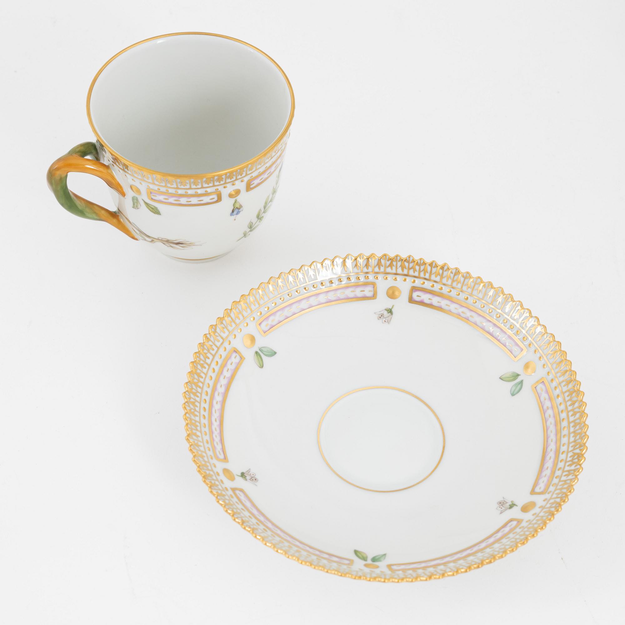Royal Copenhagen, Kaffekoppar med fat, 4 st, porslin, "Flora Danica", Royal Copenhagen, Danmark, 1957.