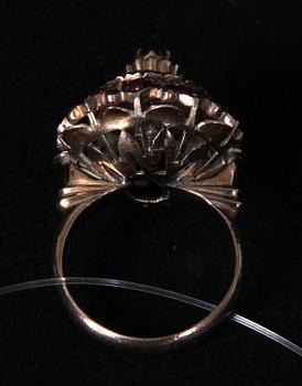 RING, låghaltigt guld samt safirer.