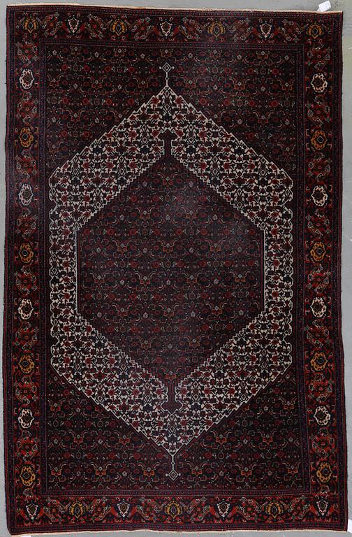 MATTA, semiantik Senneh, ca 215x140 cm.