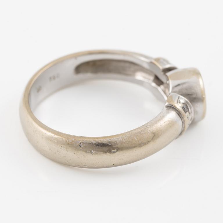 Ring, 18K white gold set with brilliant-cut diamonds.