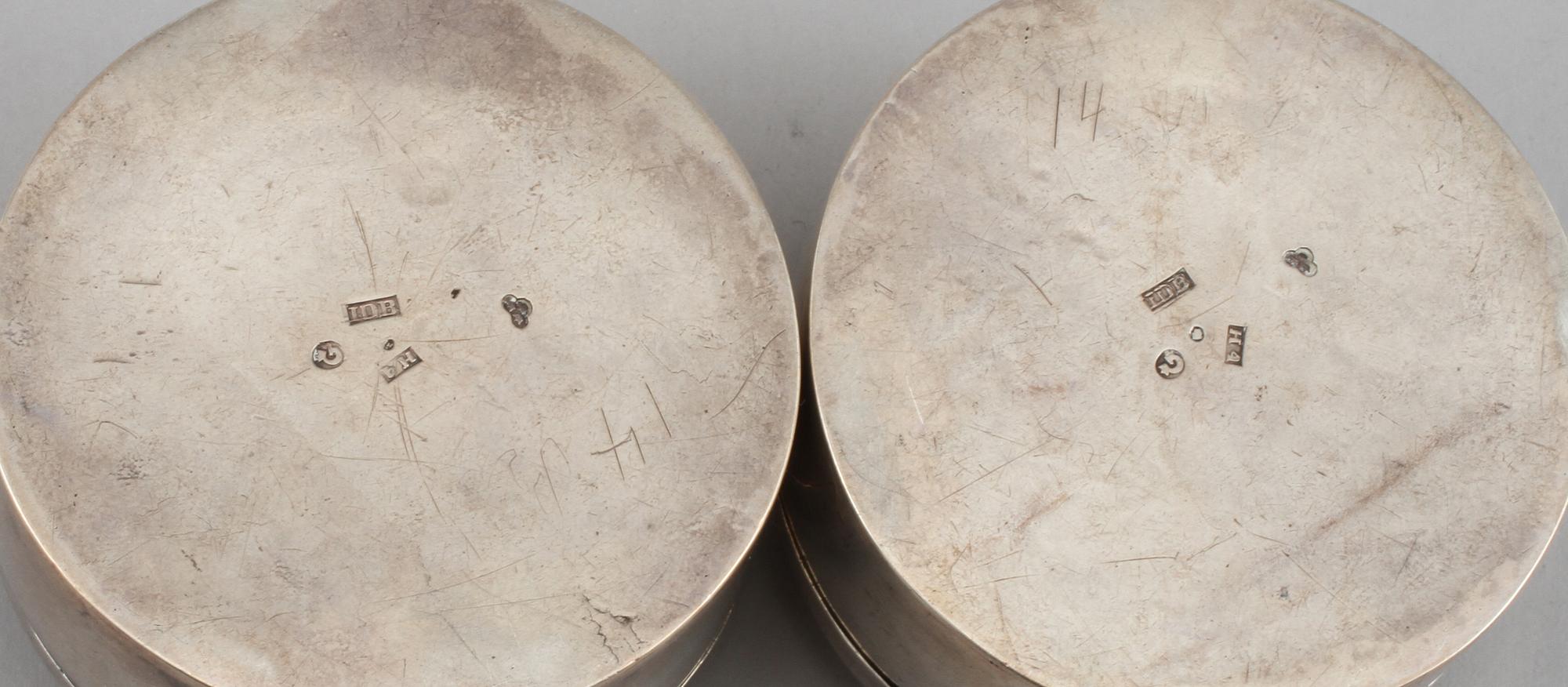 DOSOR, ett par, silver, empire, Johan Daniel Blomsterwall, Göteborg, 1838. Vikt 128 g.