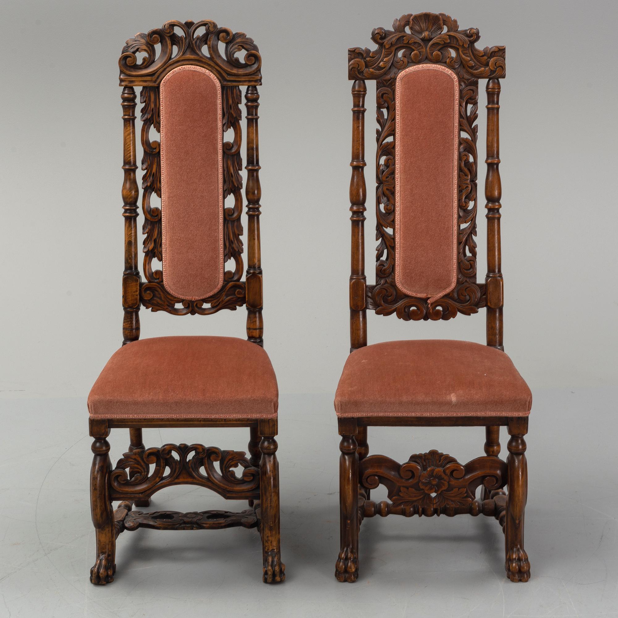 A dining table and eight chairs, Baroque and baroque style, 20th century and older.
