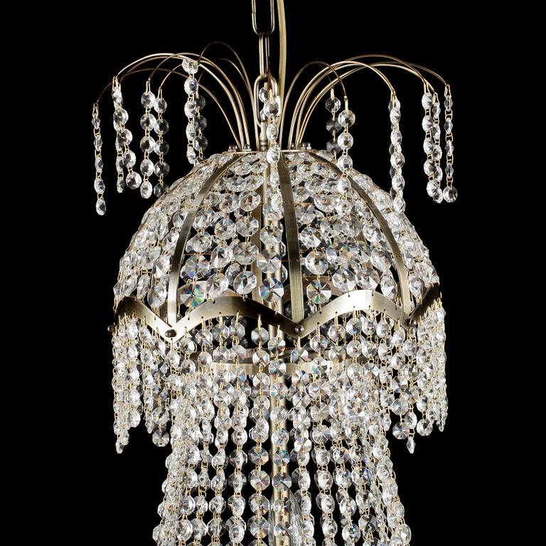 LJUSKRONA. Gustaviansk stil, 1900/2000-tal. Höjd: 116 cm.