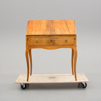 SEKRETÄR, gustaviansk stil, 1900-tal.