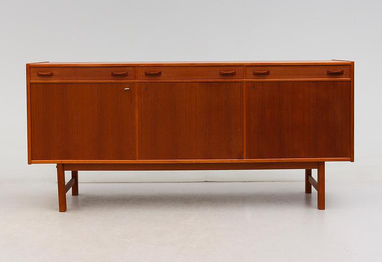 SIDEBOARD, Ulferts, Tibro, 1900-talets andra hälft.