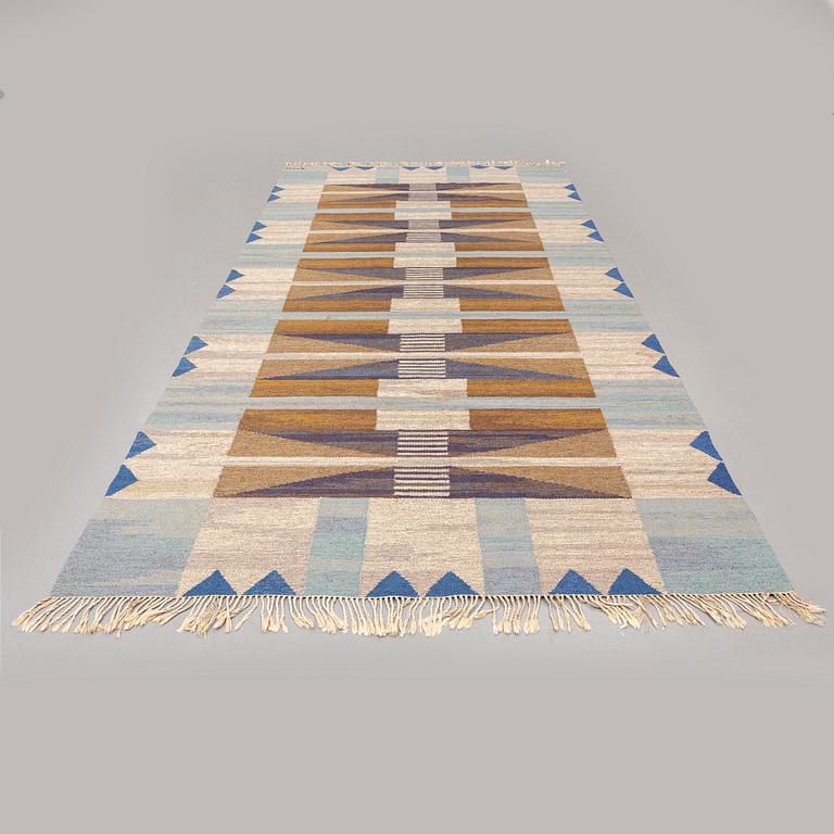 ETHEL HALVAR-ANDERSSON probably, A CARPET, flat weave, ca 350,5 x 196,5 cm, signed EHA.