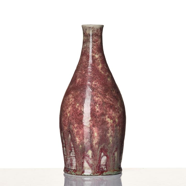 Aune Siimes, a porcelain vase, Arabia, Finland 1940s.