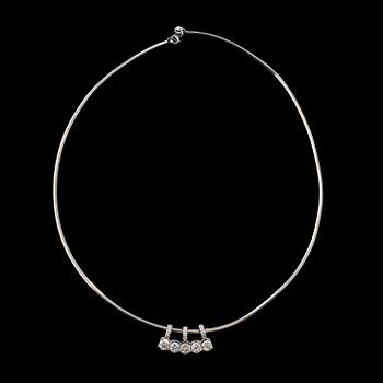 126. HALSSMYCKE, med briljantslipade diamanter totalt ca 2.50 ct. Kvalitet ca H/SI.