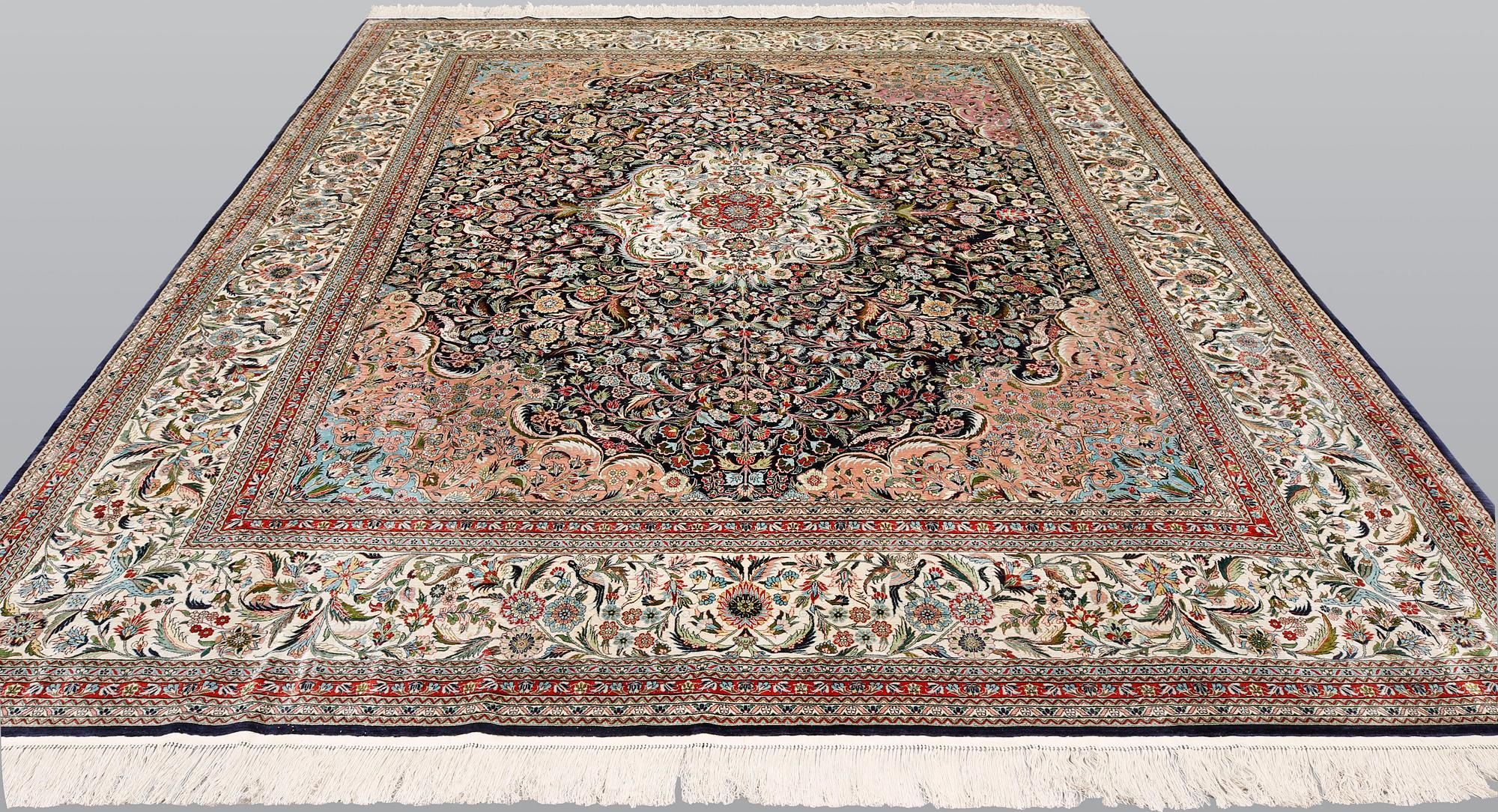 Matta, Figural Silke Orientalisk, Silkesvarp, ca 306 x 240 cm.