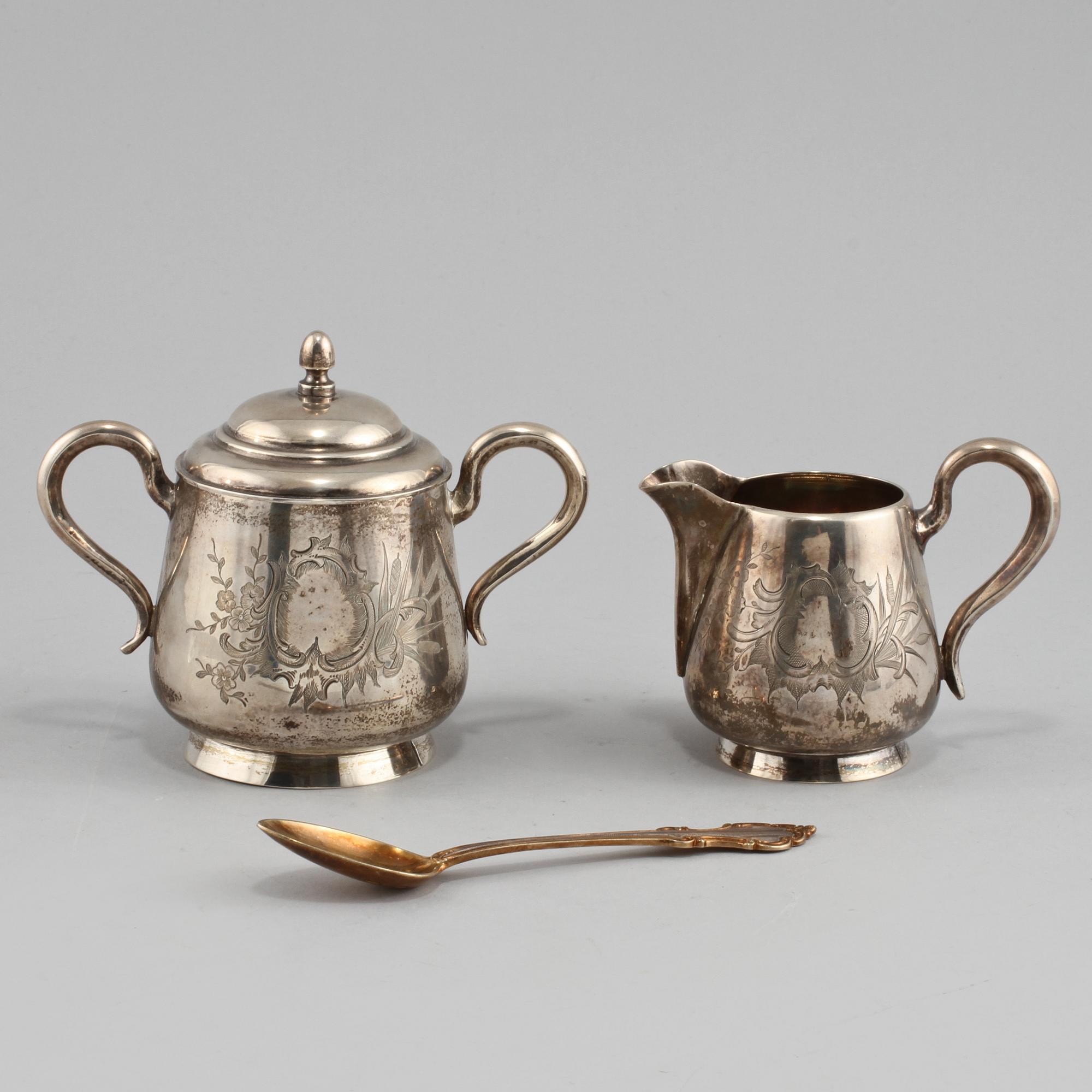 SOCKERSKÅL, GRÄDDKANNA samt SKED, silver, Moskva, Ryssland, 1800-tal. Vikt 435 g.
