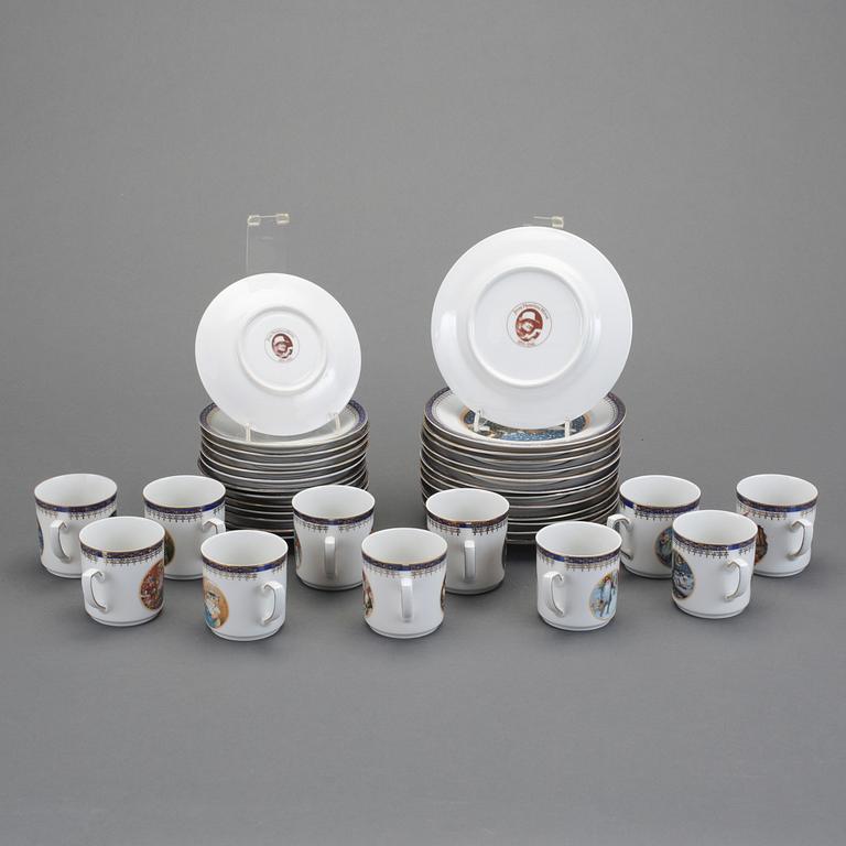 KAFFESERVIS, 24 delar, efter Jenny Nyström, utgiven av Kalmar Läns Museum, 1900-talets andra hälft.