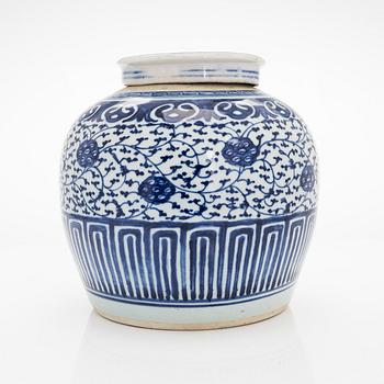 Ruukku, posliinia. Kiina, myöhäinen Qing-dynastia.