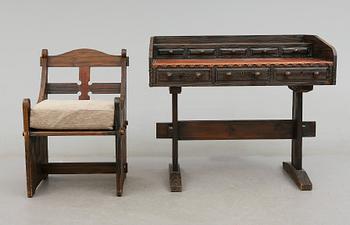 SKRIVBORD SAMT STOL, Afrika, 1900-talets andra hälft.