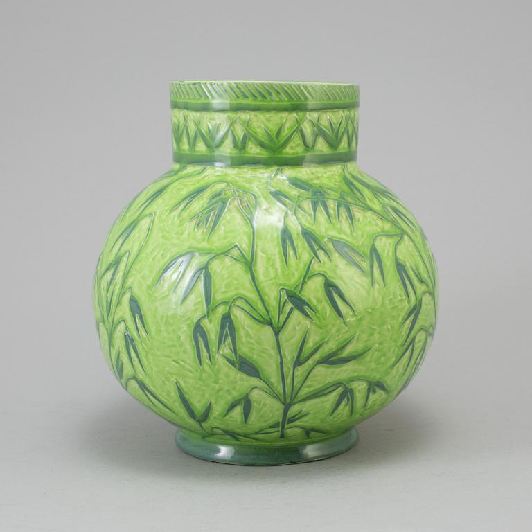 GUNNAR WENNERBERG, a sgrafitto stoneware art nouveau vase, Gustafsberg 1901.