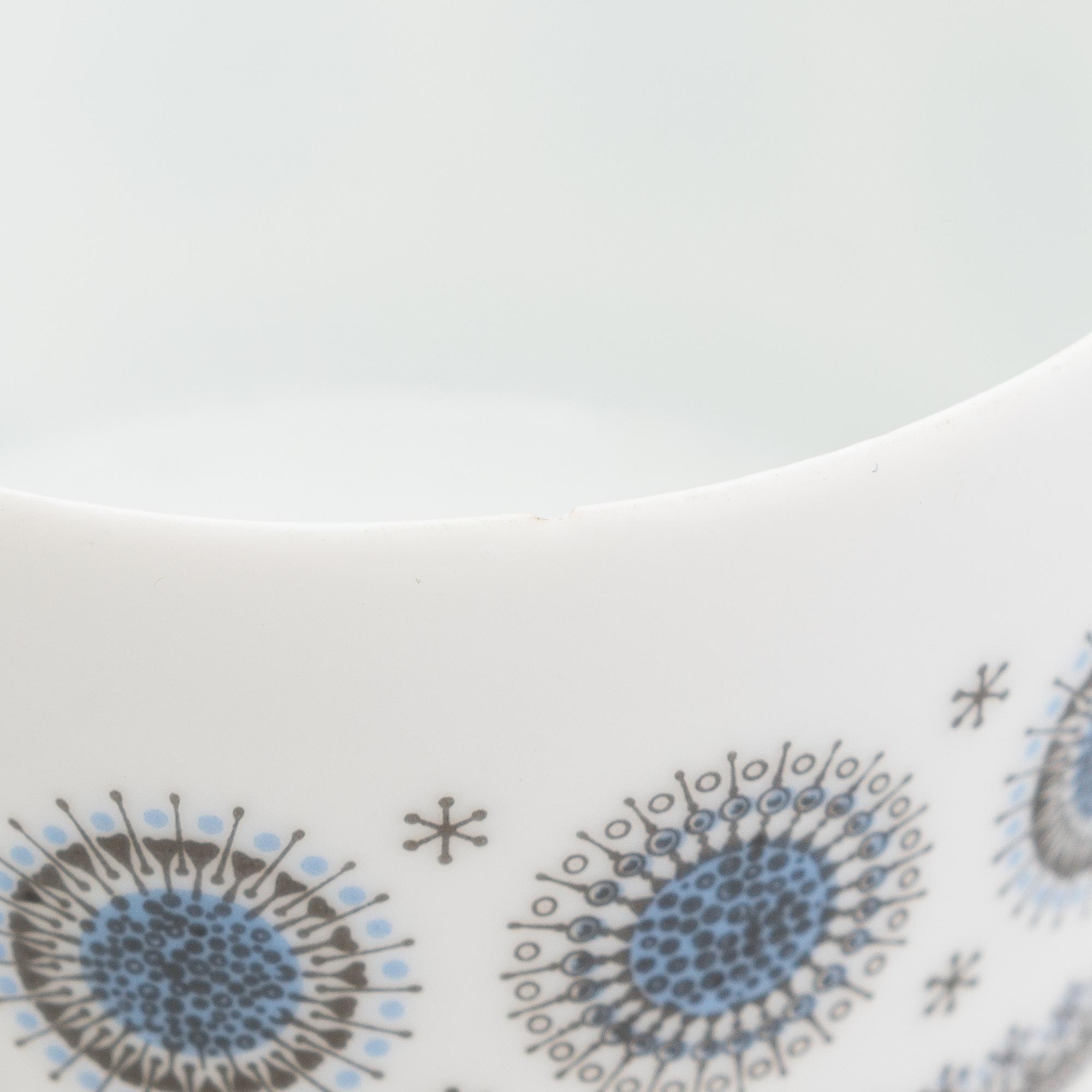 A 28 pieces of porcelain tableware by Tapio Wirkkala, model "Composition/Jääkukka" for Rosenthal, 20th cen.