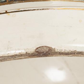 An earthenware urn from Rörstrand, around the year 1900.