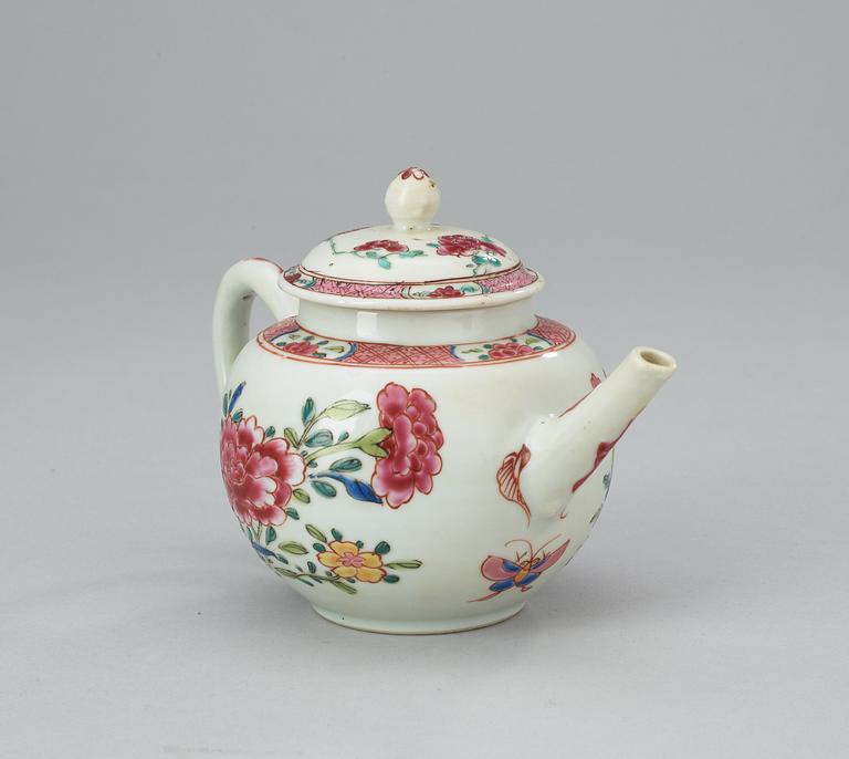 TEKANNA, porslin. Qing dynastin, Qianlong (1736-95).