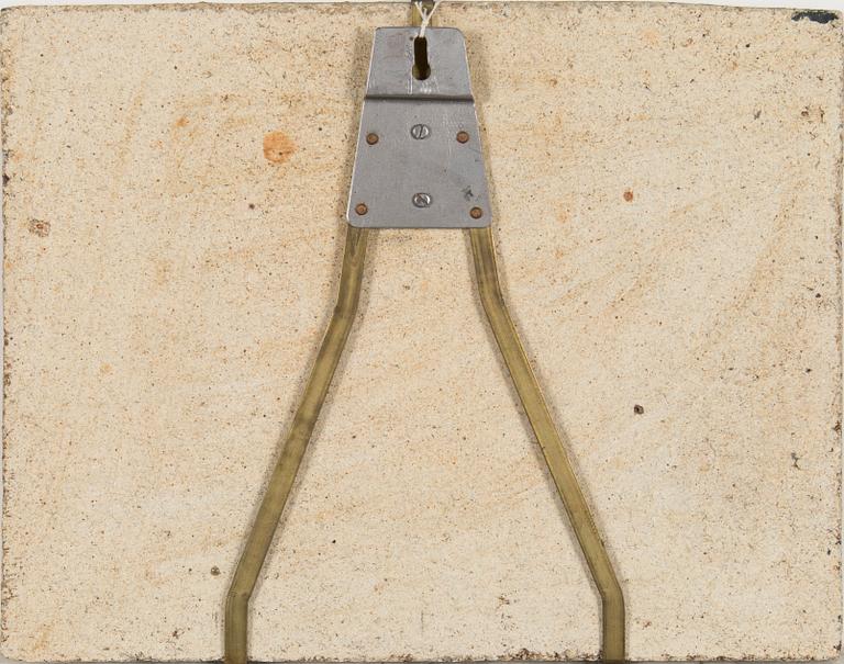 Francesca Mascitti-Lindh, relief, stengods, signerad i godset F. Lindh Arabia 100.